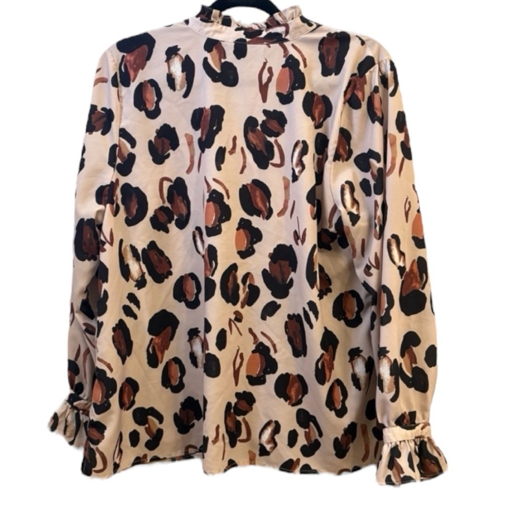 Eloquii Black and Brown Blouse with Mandarin Collar and Buttoned Style - Picture 2 of 6